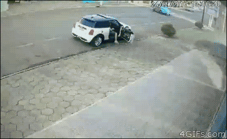 
               Meilleures images droles  C'est passé près ! 
              