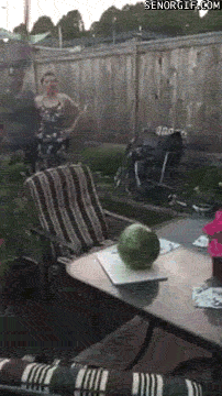
               Meilleures images droles  Comment péter une table en 2 secondes ^^ 
              