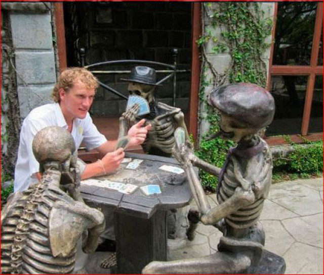 
               Meilleure image drole  Strip poker 
              