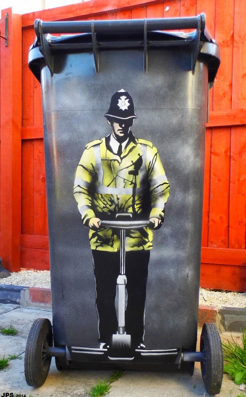 
               Meilleures images droles  Poubelle cop 
              