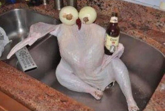 
               Meilleures images droles  Une bonne bière et un match à la télé: Quoi d'mie
              
