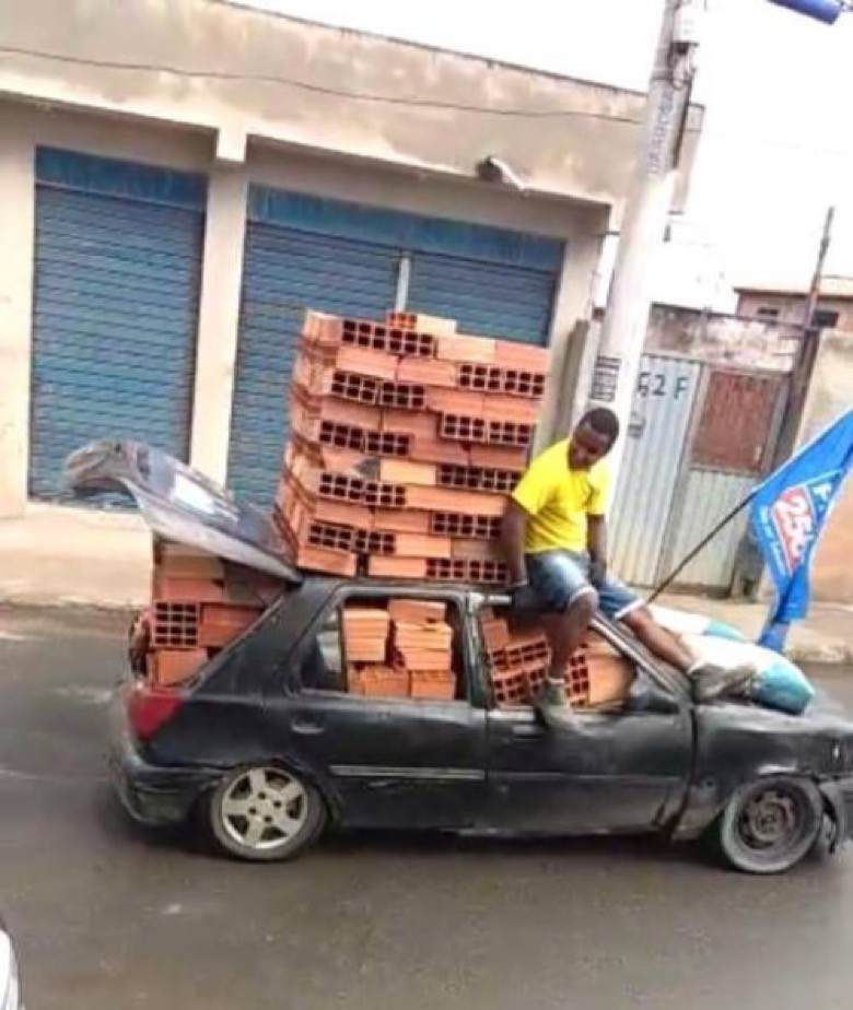 
               Meilleure photo blague  Pour cent briques t'as plus rien ! 
              