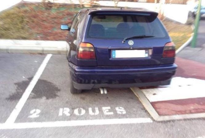  Image curieuse  2 roues , photo blague
              