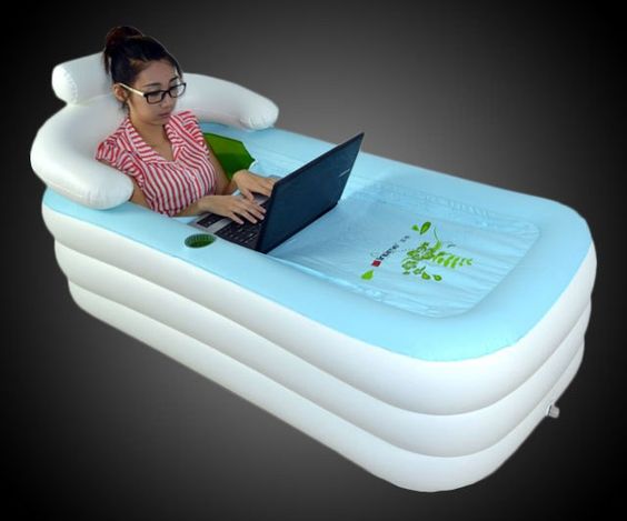 Image drôle qu'est-ce qu'on est bien dans son bain, elle pour