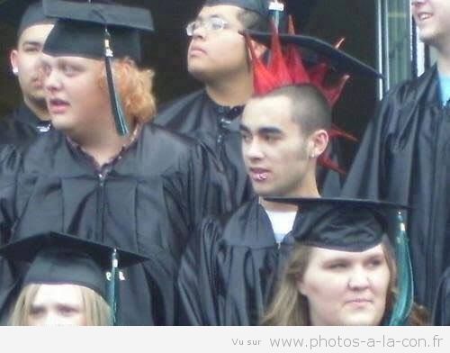 Image amusante La chapeau de remise de diplôme taillé sur mesure, photo blague