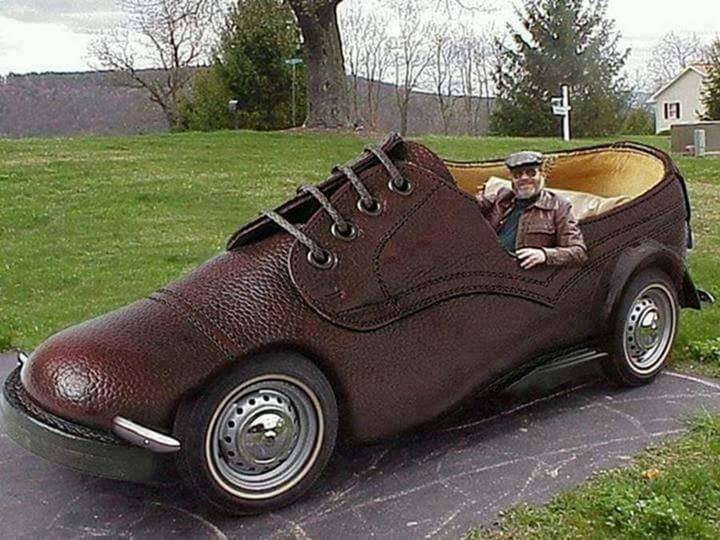 Image amusante  Chaussure a son pied. 
              