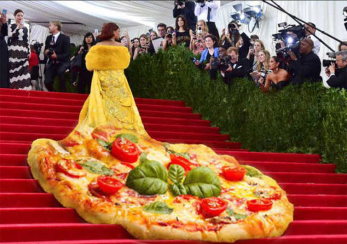 
               Meilleures images droles  une robe de soirée de chez dominos 
              