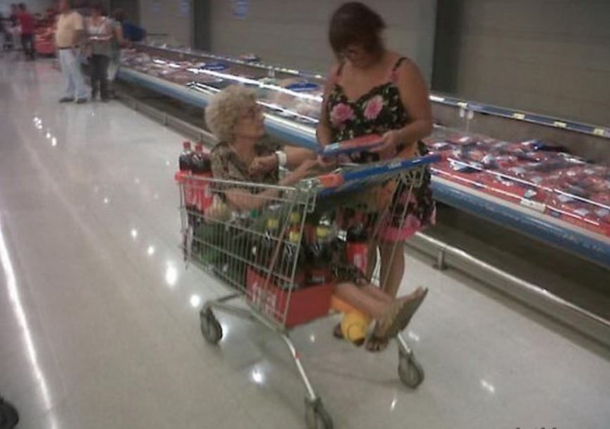
               Meilleures images drôles  J'emmène mamie auchan 
              