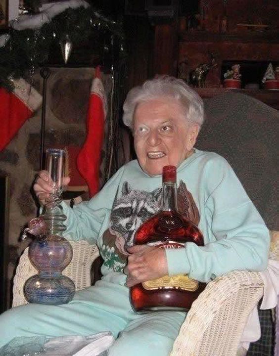 
               Meilleures image drole  MAMIE VA SE COUCHER 
              
