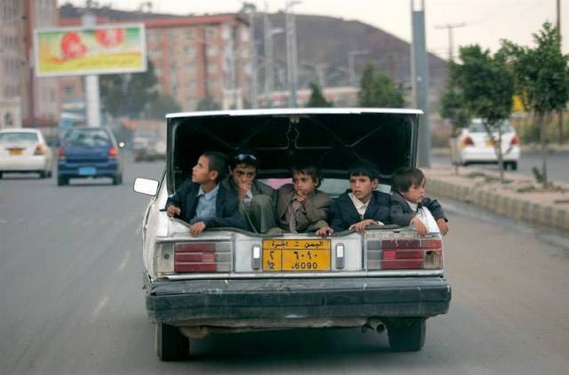 
               Meilleures image drole  En voiture les enfants ! 
              