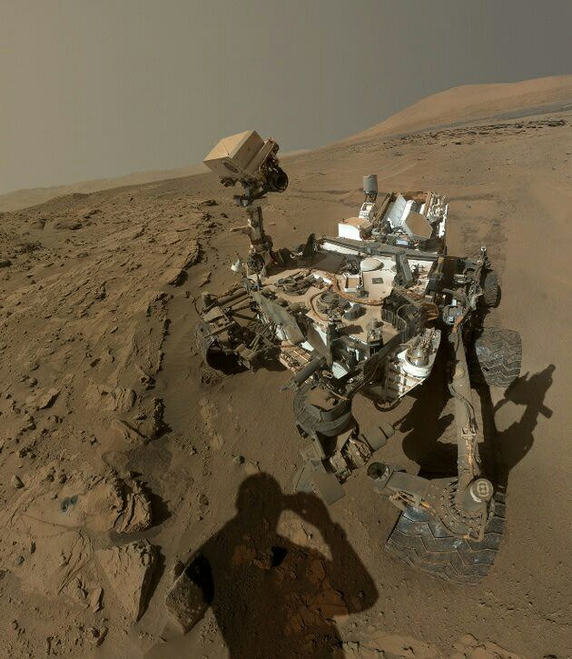  Image curieuse  Cela fait 3 ans que Curiosity est sur Mars 
              