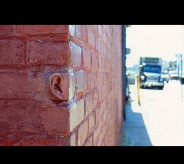  Image cocasse  les murs ont des oreilles 
              