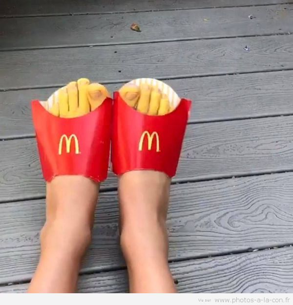 
               Meilleures image drole  Les tongs McDonald’s, accessoire indispensable de
              